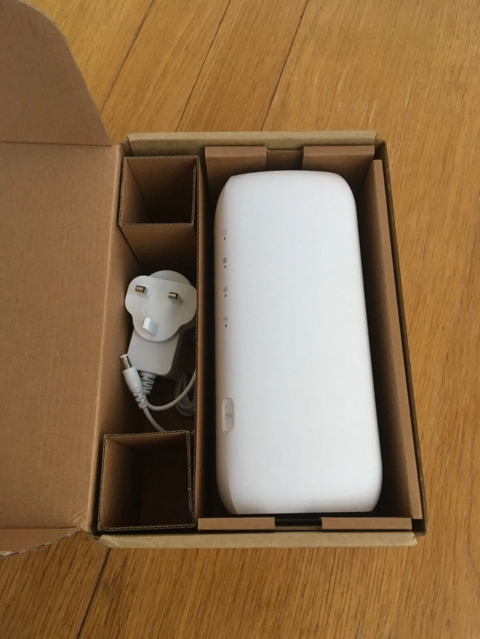 ब्रांड न्यू अनलॉक ZYXEL NR5103EV2 4.7Gbps वाईफाई6 4जी एलटीई 5जी वाईफाई राउटर 5जी एनआर इनडोर सीपीई राउटर 1