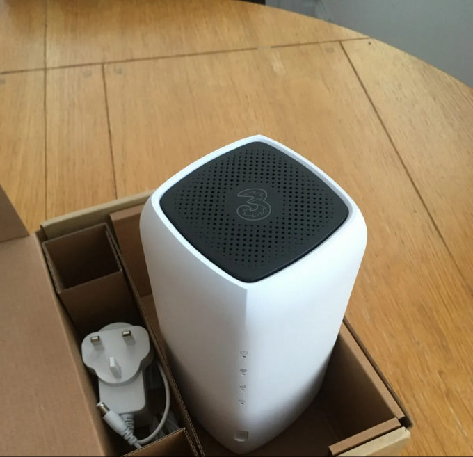 ब्रांड न्यू अनलॉक ZYXEL NR5103EV2 4.7Gbps वाईफाई6 4जी एलटीई 5जी वाईफाई राउटर 5जी एनआर इनडोर सीपीई राउटर 3